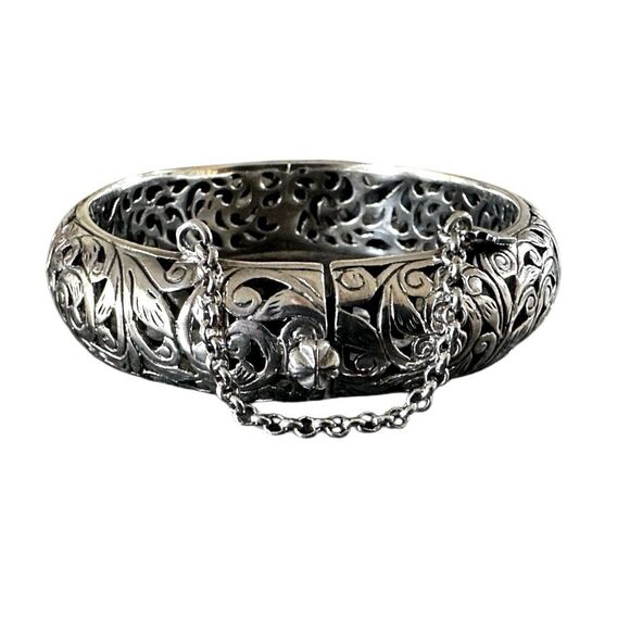 Silpada B1829 Retired Forever Stunning Sterling Silver Hinged Bangle Bracelet